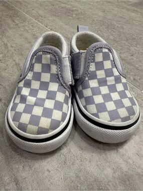 Vans Slip-On Checkerboard Canvas Shoes in Light Purple and White